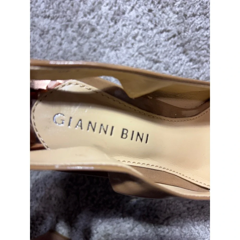 Gianni Bini Tan Patent Leather Peep Toe Platform Wedge Sandals Clear Heel 6.5M